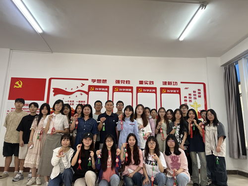 多彩民族,濃情端午 藝術(shù)設(shè)計(jì)系開展民族文化傳承暨端午節(jié)活動(dòng)